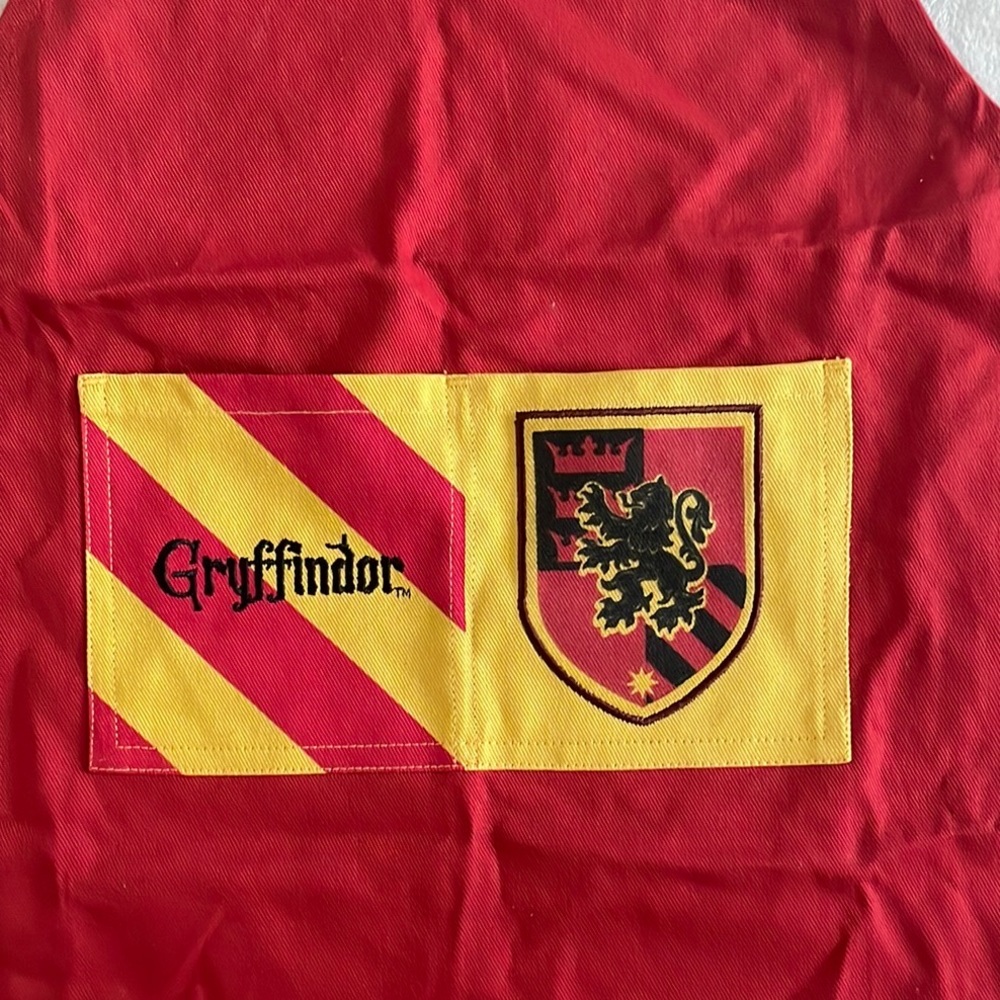 Harry Potter Apron by Williams Sonoma Size 20”x 24.5” - Picture 3 of 4